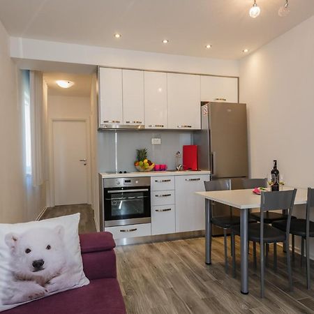 Lovely Apartments Каштела Экстерьер фото