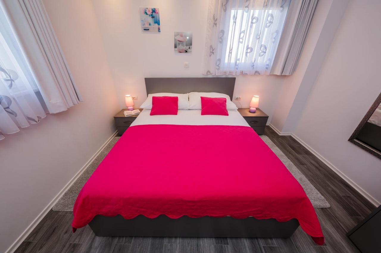 Lovely Apartments Каштела Экстерьер фото
